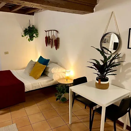 Apartament Charming Campo De' Fiori *